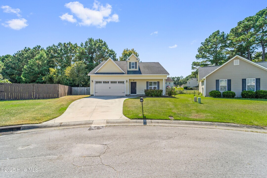 103 Nicolas Andrew Ct in Jacksonville, NC - Building Photo