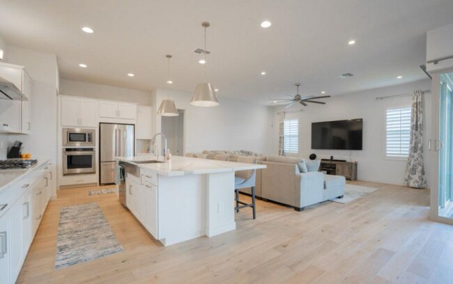 3418 E Valencia Dr in Phoenix, AZ - Building Photo - Building Photo