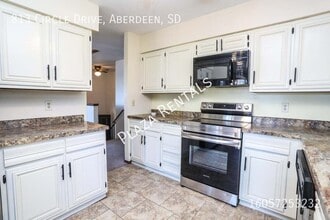 115 US-12 in Aberdeen, SD - Building Photo - Building Photo