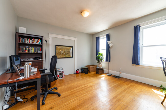 6 Belmont St, Unit 1