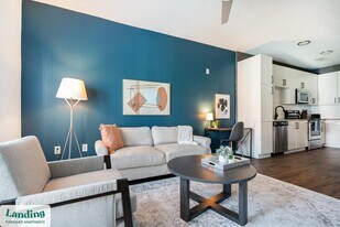 2439 Casona Ln in Melbourne, FL - Building Photo