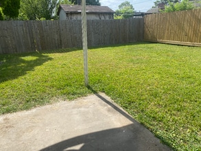 15322 E Hampton Cir in Houston, TX - Building Photo - Building Photo