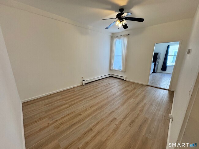 1 Seeley St in Bridgeport, CT - Building Photo - Building Photo