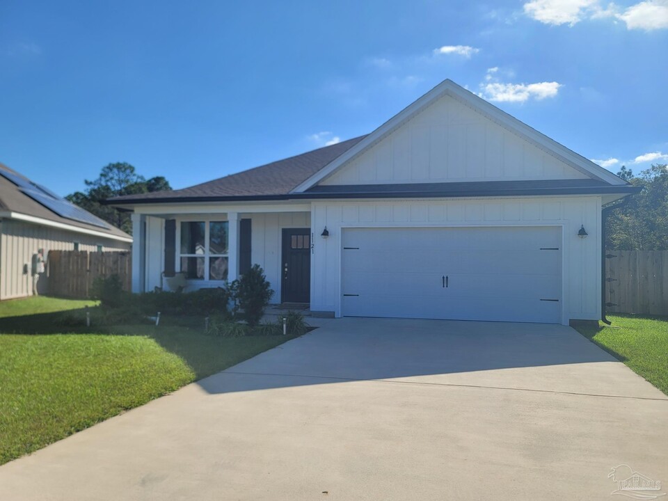 1121 Bluefish Ct in Pensacola, FL - Building Photo