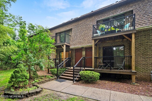 13 Ginger Ct in Eatontown, NJ - Building Photo - Building Photo