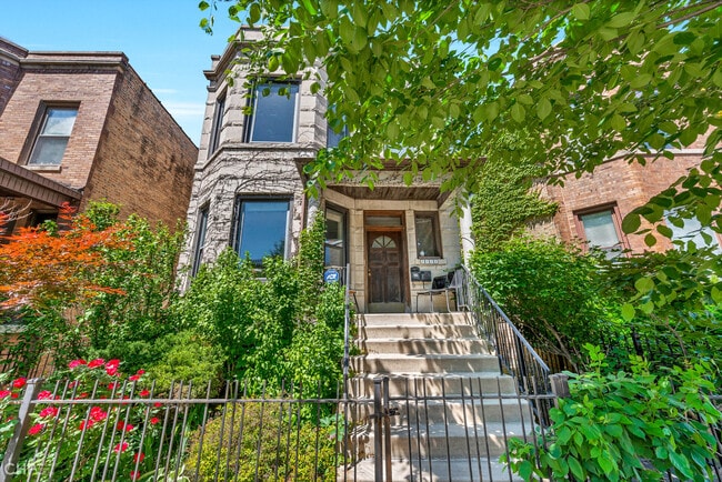 2442 N California Ave, Unit 2