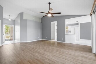 14 Westmoreland Dr in Palm Coast, FL - Building Photo - Building Photo