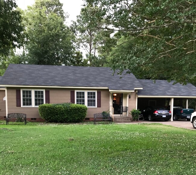 property at 728 Sewanee St