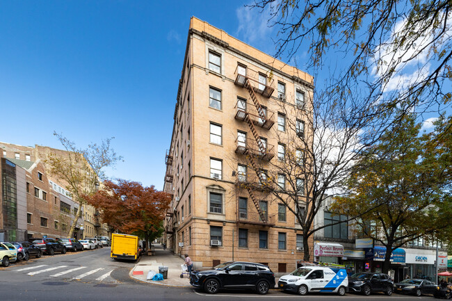 2 Magaw Place in New York, NY - Building Photo - Building Photo