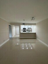 8160 Geneva Ct in Doral, FL - Building Photo - Building Photo
