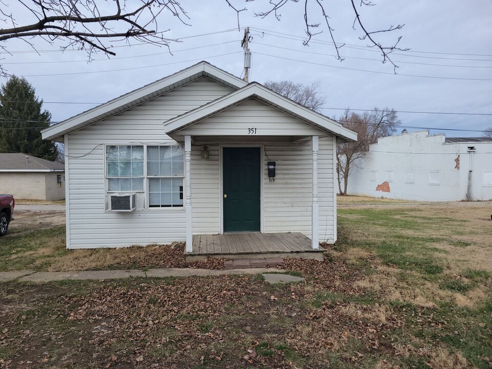 351 Beckett St in Lebanon, MO - Building Photo