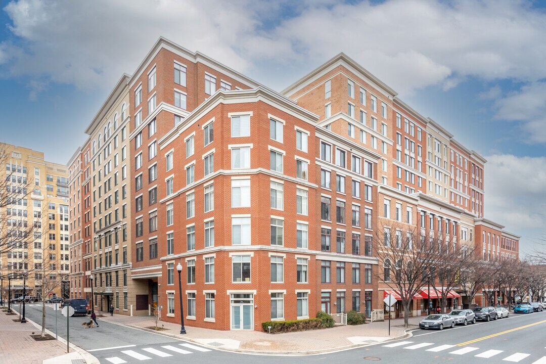 Station Square at Clarendon in Arlington, VA - Building Photo