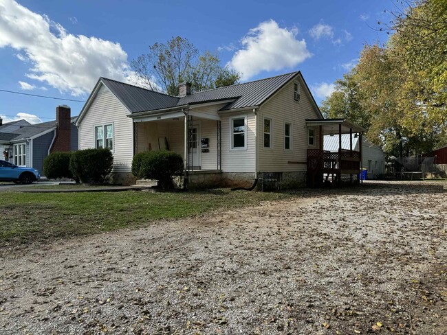1611 Nutwood St in Bowling Green, KY - Building Photo - Building Photo