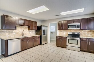 1001 Howell Terrace Pl in Round Rock, TX - Building Photo - Building Photo