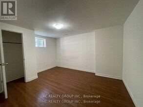 516 Lynett Crescent in Richmond Hill, ON - Building Photo - Building Photo