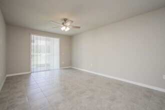 588 Sun Warbler Wy in St. Cloud, FL - Building Photo - Building Photo