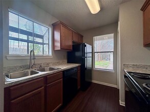 8902 Schick Rd in Austin, TX - Building Photo - Building Photo
