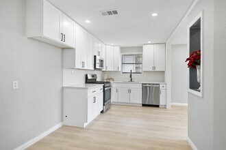 4356 Phlox St in Houston, TX - Building Photo - Building Photo