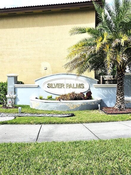 11357 SW 230th Terrace in Miami, FL - Building Photo