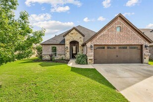 337 Paddle Boat Dr in Granbury, TX - Building Photo