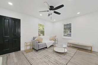 3192 Oakcliff Rd NW in Atlanta, GA - Building Photo - Building Photo