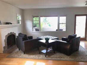 447 Scenic Dr, Unit 447 Scenic Dr in Santa Barbara, CA - Foto de edificio - Building Photo