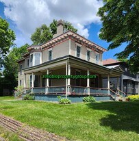 1240 W Washington Blvd in Fort Wayne, IN - Building Photo