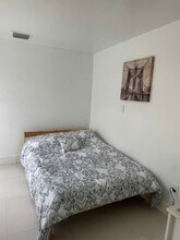 6242 SW 24th St in Miramar, FL - Foto de edificio - Building Photo