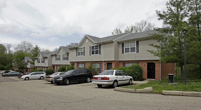 Compton Pointe Rental Townhomes in Cincinnati, OH - Building Photo - Building Photo