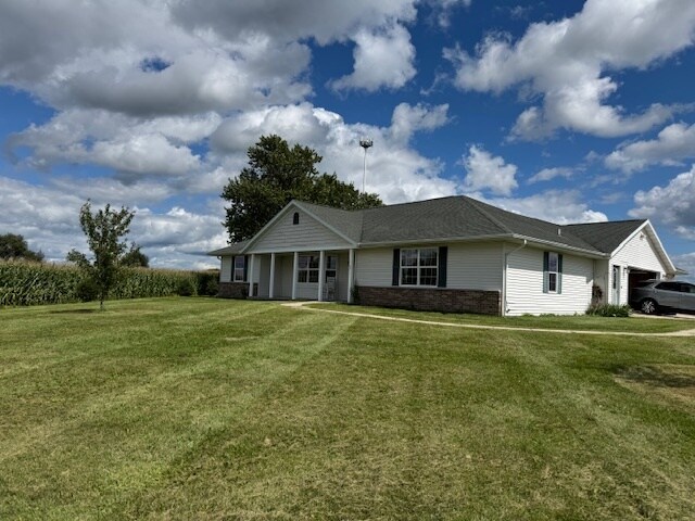 4600 E Maple Lane Rd in Janesville, WI - Building Photo