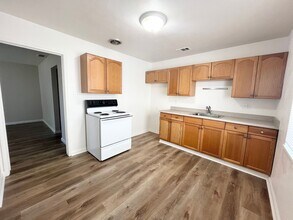 1729-1731 Madrone Ave in West Sacramento, CA - Building Photo - Building Photo