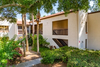 Estancia Condominiums in Clearwater, FL - Foto de edificio - Building Photo