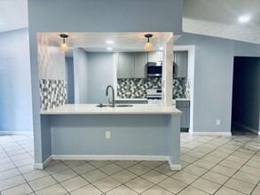 5573 Singleton Rd in Norcross, GA - Building Photo - Building Photo