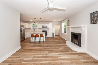 8 Teaneck Rd in Goose Creek, SC - Building Photo - Building Photo