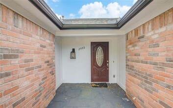 2503 Lively Ln in Sugar Land, TX - Building Photo - Building Photo