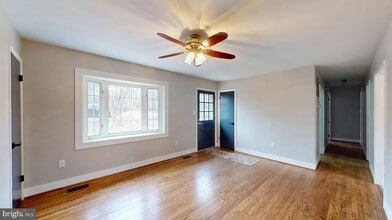 11813 Cornwell Dr in Manassas, VA - Building Photo - Building Photo