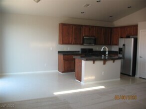 5165 Piney Summit Ave in Las Vegas, NV - Building Photo - Building Photo