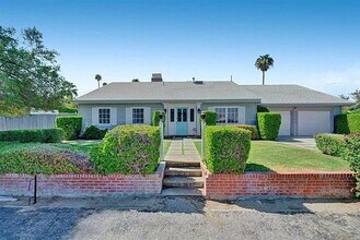 37795 Cathedral Canyon Dr in Cathedral City, CA - Building Photo - Building Photo