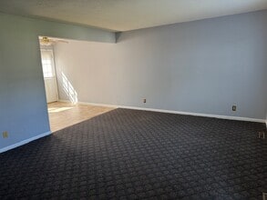 7 Rolling Meadows in Elkview, WV - Building Photo - Building Photo