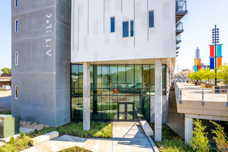 Art Bloc in Waterloo, IA - Foto de edificio - Building Photo