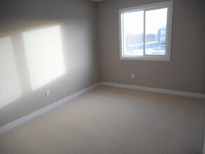 2004-2004 Trumpeter Way NW in Edmonton, AB - Building Photo - Building Photo