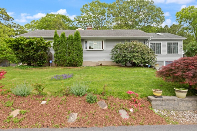 4 Homestead St in Lexington, MA - Building Photo - Building Photo