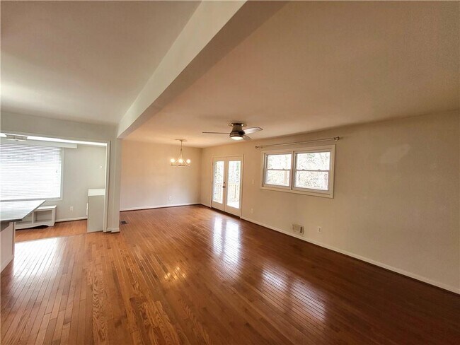 2237 Capehart Cir NE in Atlanta, GA - Building Photo - Building Photo