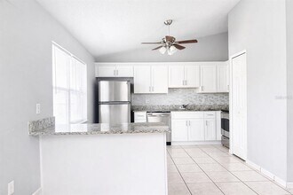 7915 Tumbleweed Ct in Orlando, FL - Building Photo - Building Photo