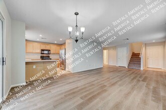 10567 Foggy Glen Ave in Las Vegas, NV - Building Photo - Building Photo