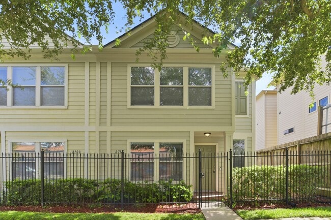 property at 2711 Polk St