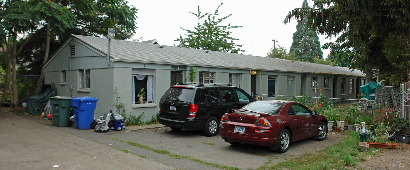 Le Mar Apartments in Salem, OR - Building Photo