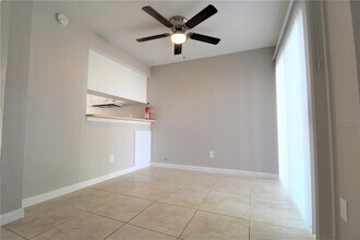 2741 Hope St in Sarasota, FL - Building Photo - Building Photo