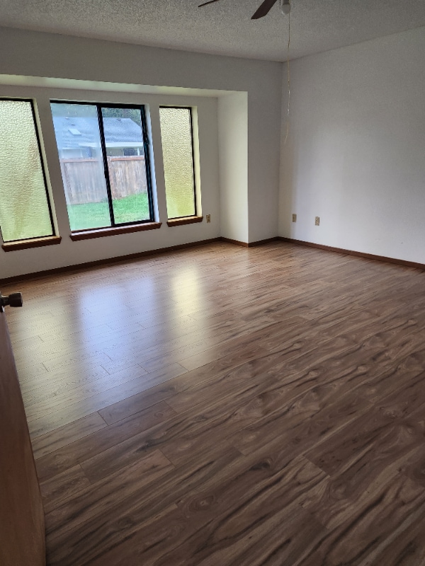 239 176th St E in Spanaway, WA - Foto de edificio - Building Photo