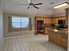 260 Cross Country Dr in Hewitt, TX - Building Photo - Building Photo